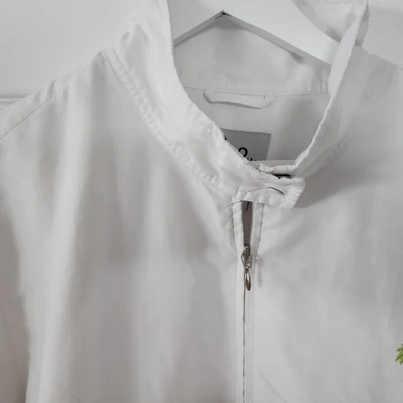 Lilly Pulitzer White Ladies Jacket with Green Logo - Picture 3 of 4